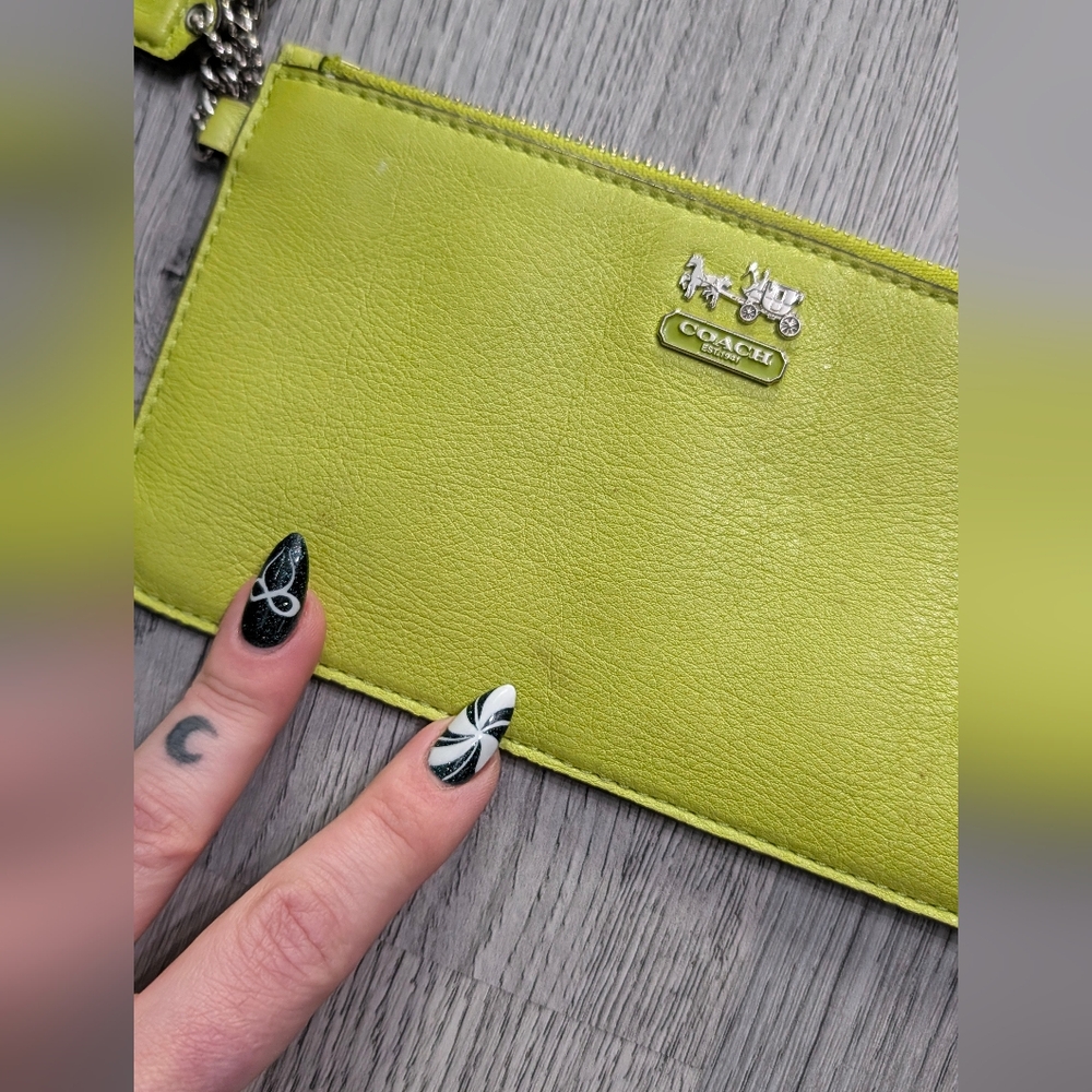 Coach Chartreuse Green Leather Chain Wristlet Clutch Y2K Brat Indie Sleaze Lime - Picture 6 of 11